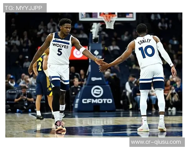 兰德尔半场表现稳定11投6中贡献14分4篮板1助攻1抢断