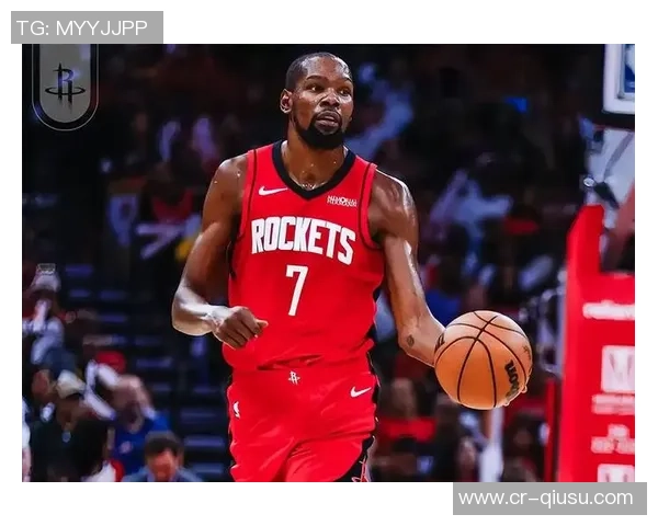 乌度卡强调杜兰特在年轻球队中应更积极发声以引领队友成长 乌度卡强调杜兰特在年轻球队中应更积极发声以引领队友成长