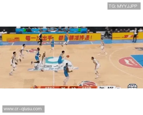 曾凡博上场即紧逼布克遭吹防守犯规展现CBA防守强度 曾凡博上场即紧逼布克遭吹防守犯规展现CBA防守强度